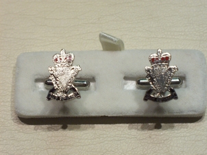 Royal Ulster Rifles enamelled cufflinks - Click Image to Close